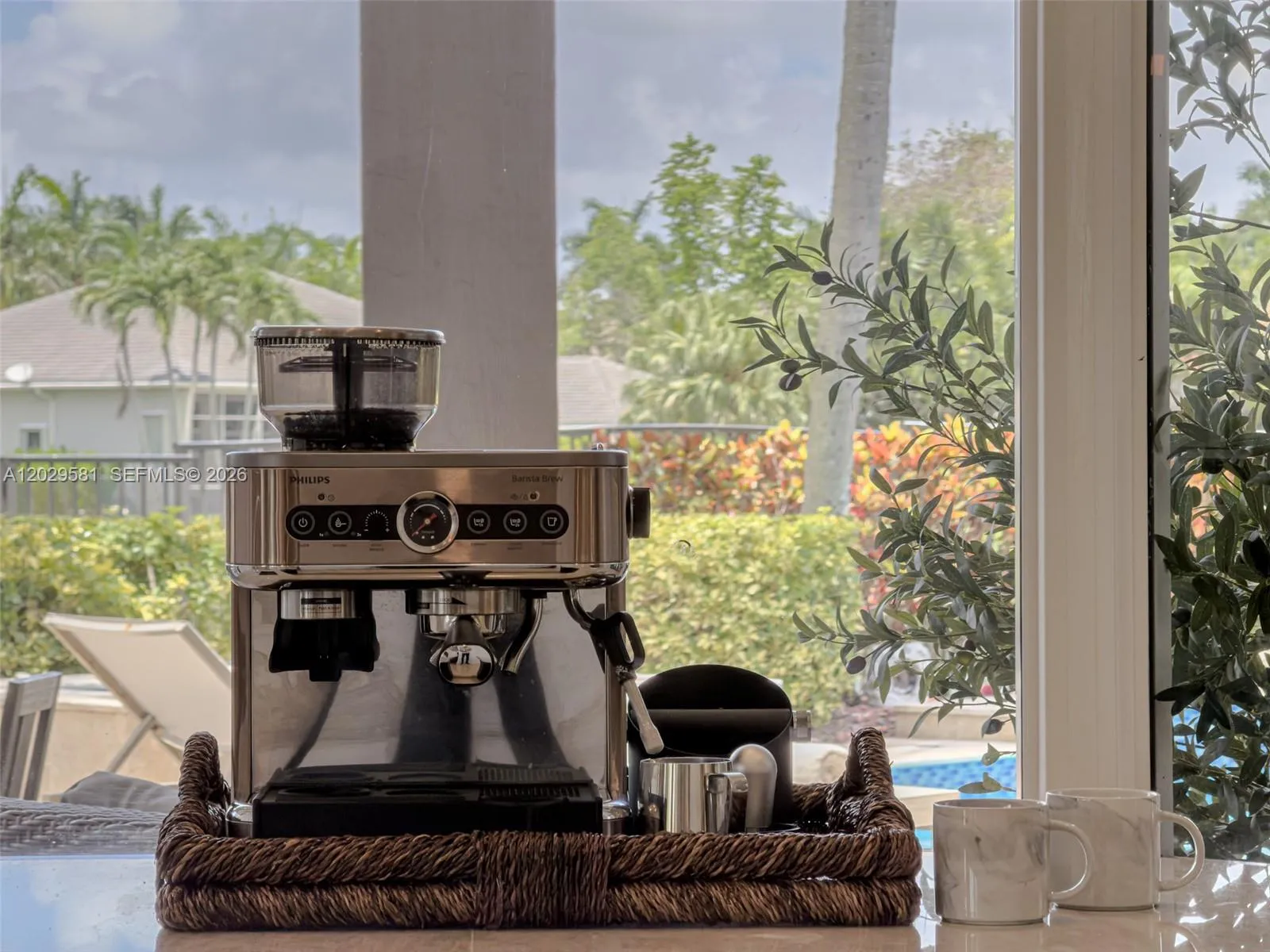 Bar and Cofee Station
