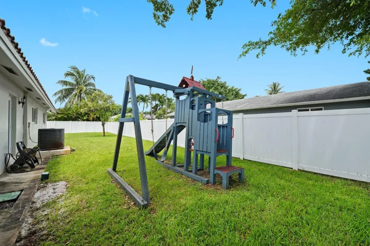 30-web-or-mls-6101-sw-9th-st