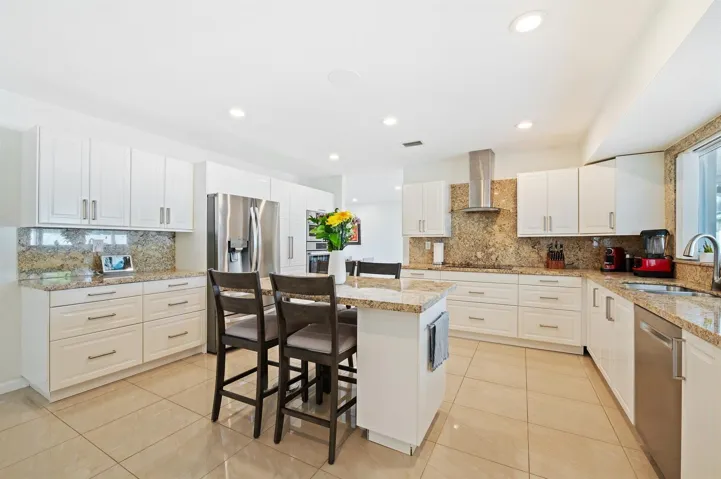 27-web-or-mls-6101-sw-9th-st