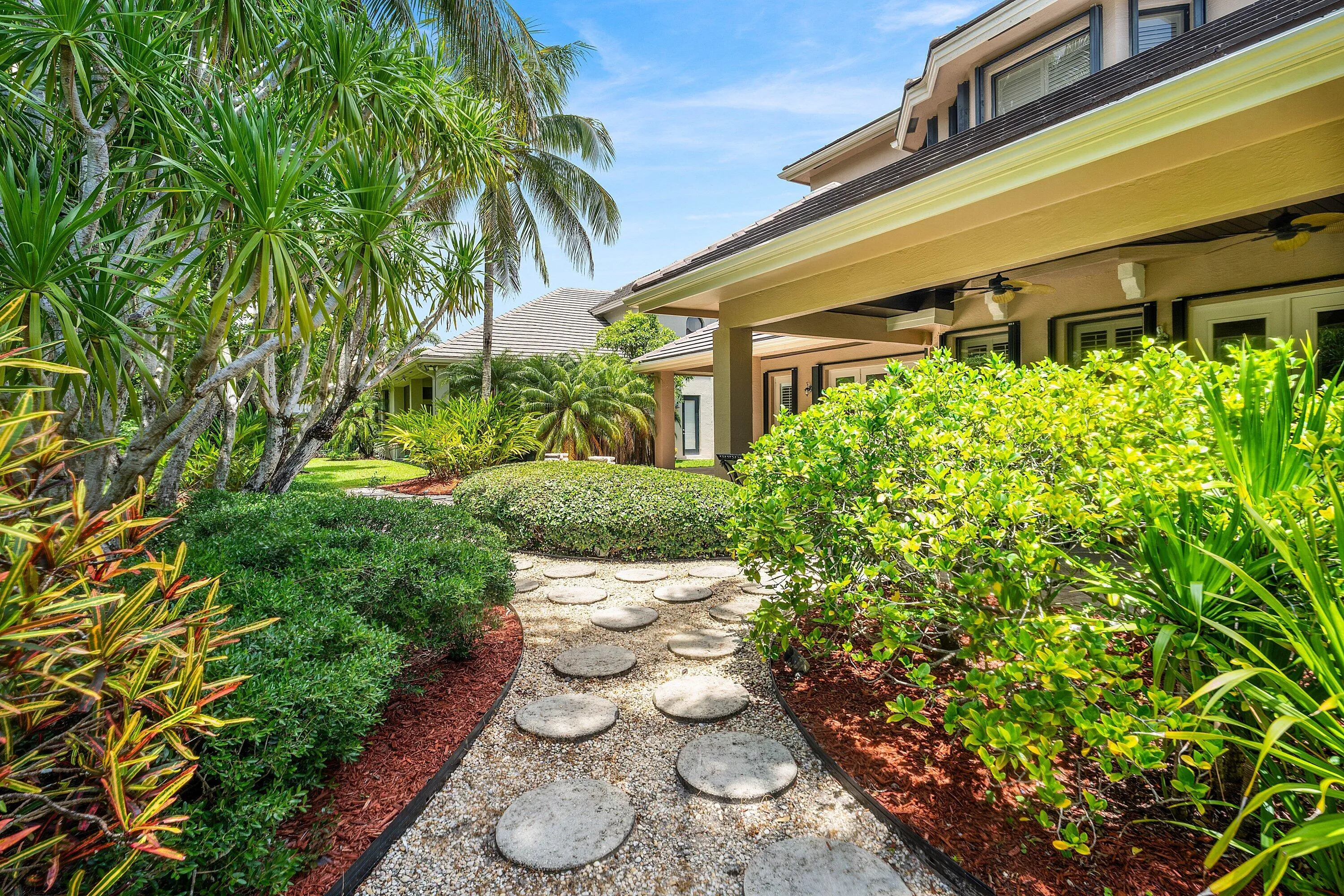 012-10380TrianonPlace-Wellington-FL-3344
