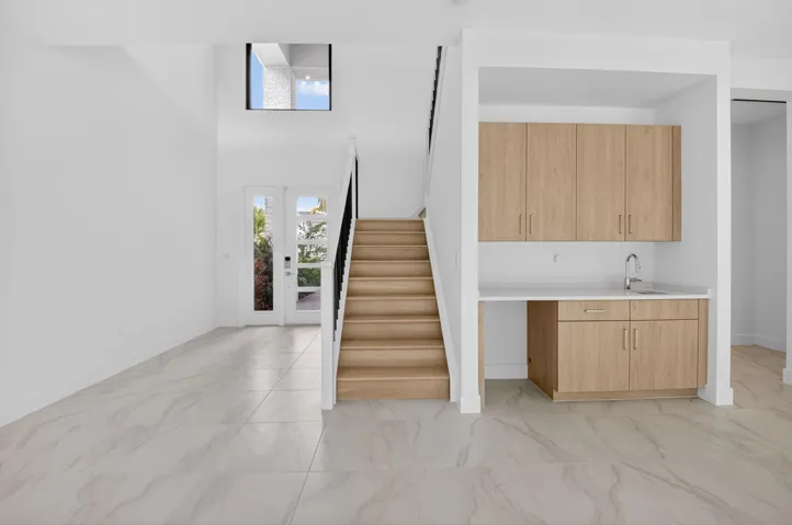 Foyer & Breakfast Bar