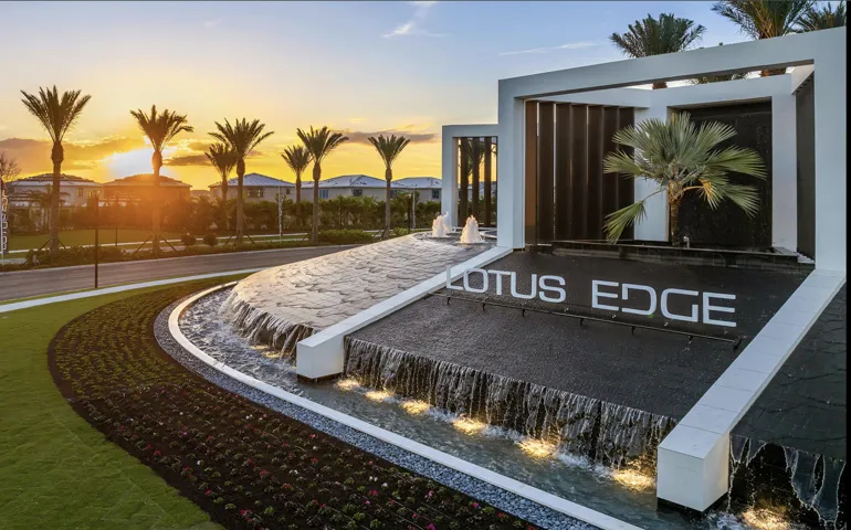 Club house Edge