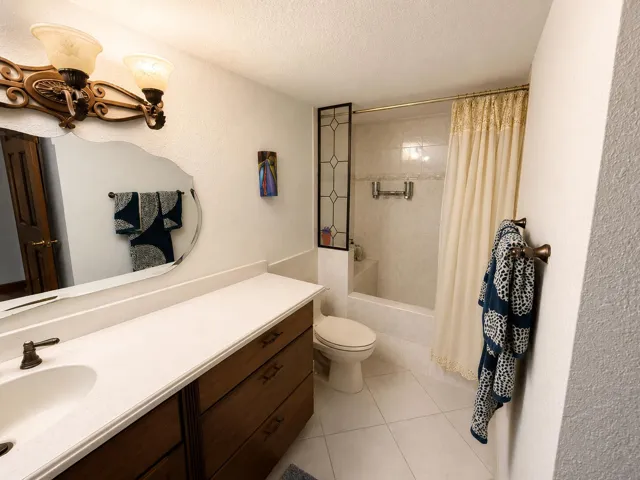 Guest Bathroom