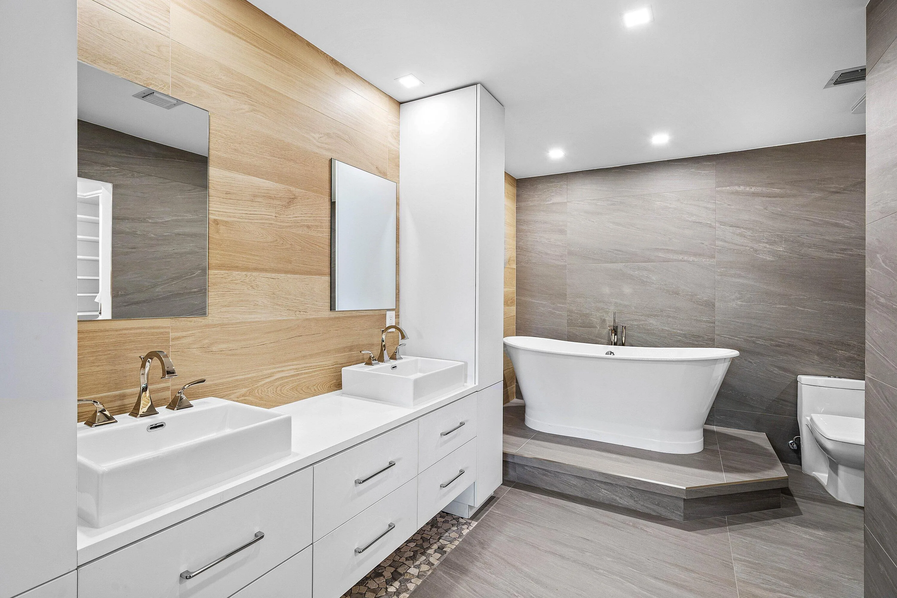 Main Bath