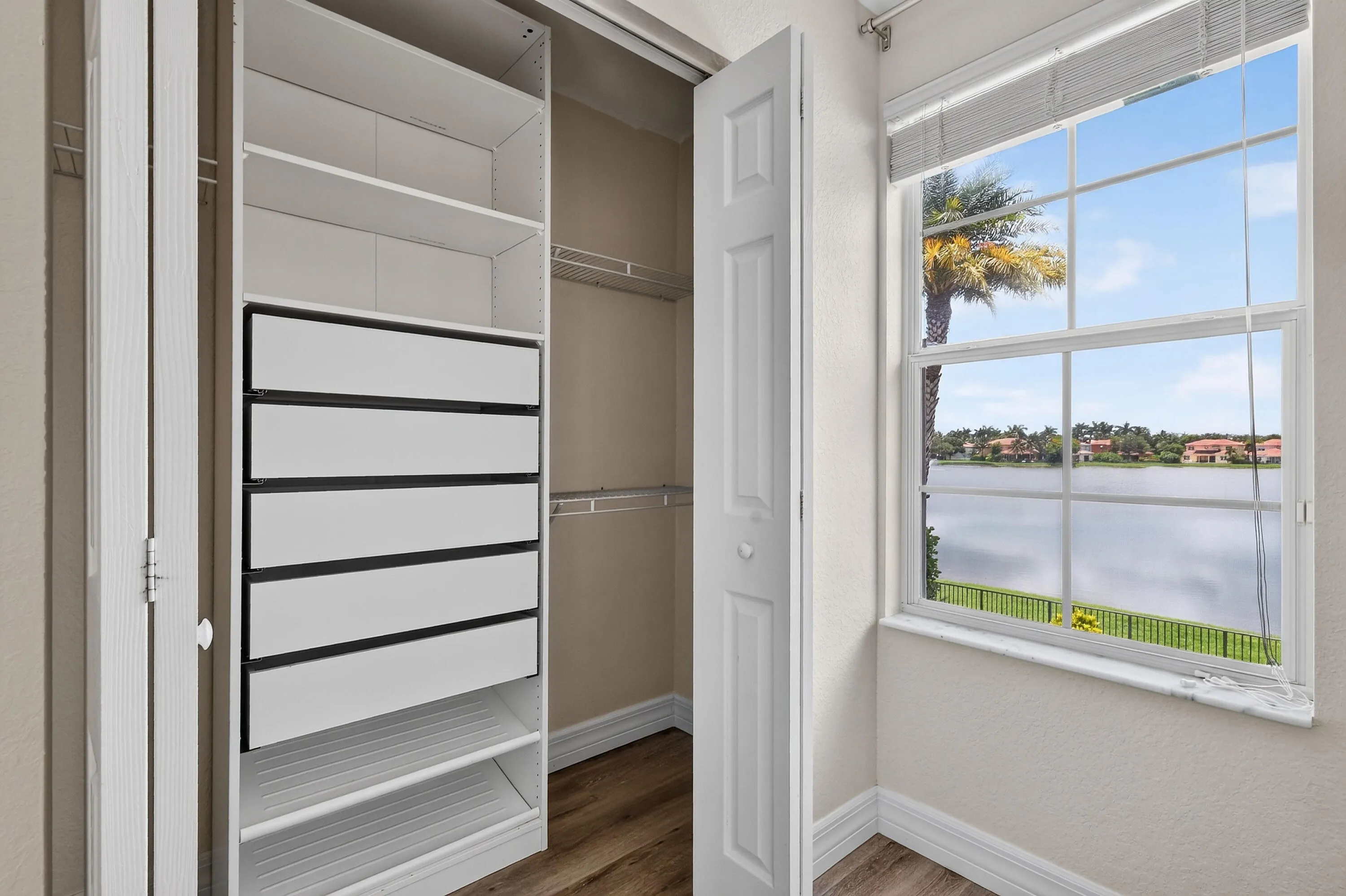 Closet​​‌​​​​‌​​‌‌​‌‌​​​‌‌​‌​‌​‌​​​‌​​ Area