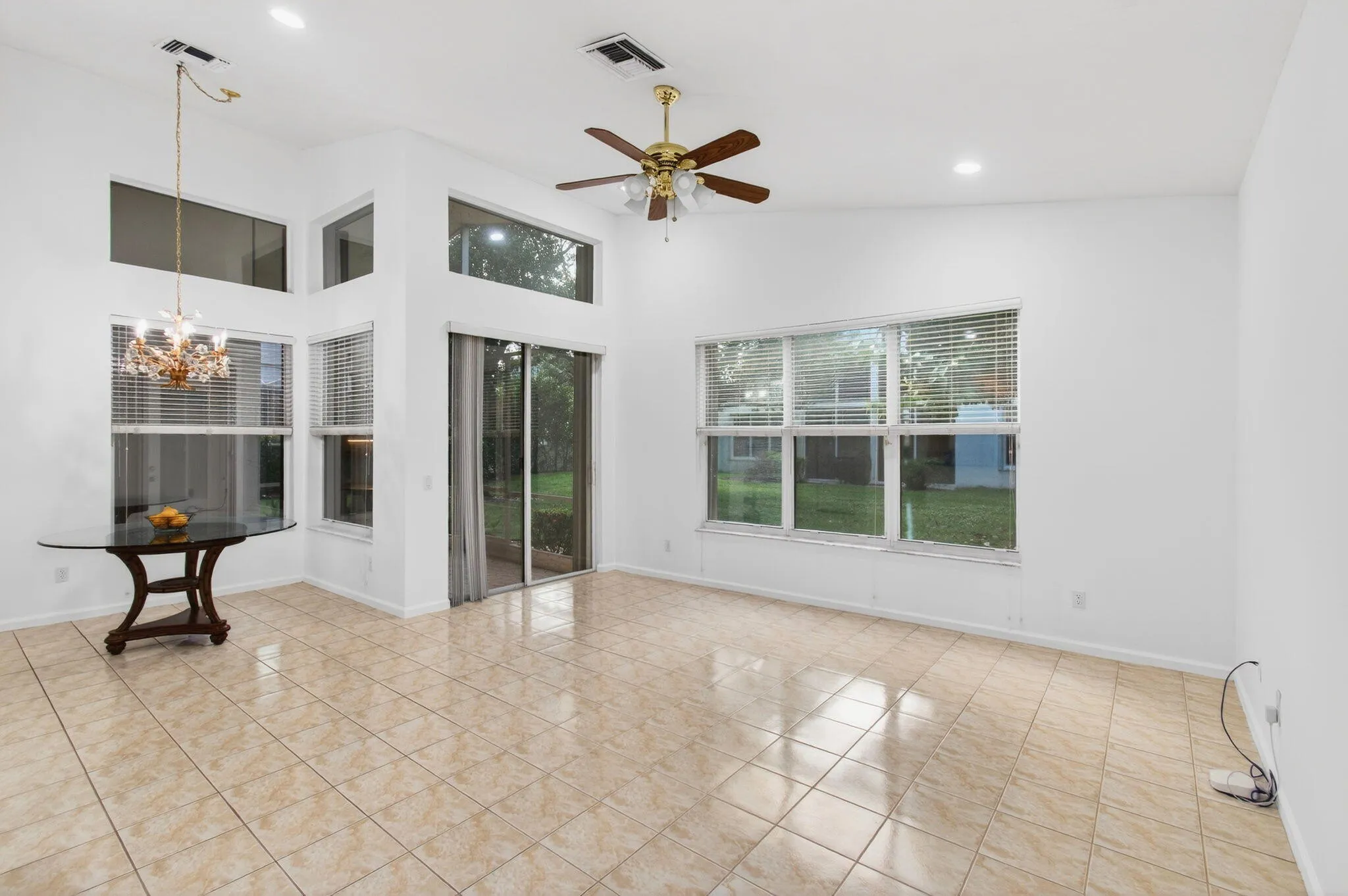 Family Room au natural