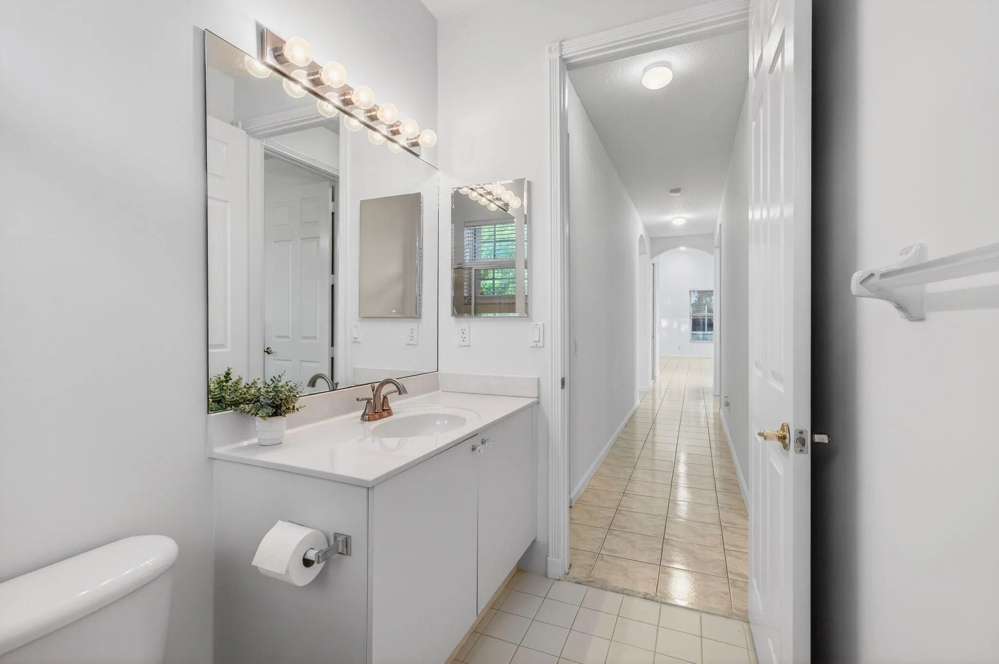 Guest bath adjacent to guest room #1