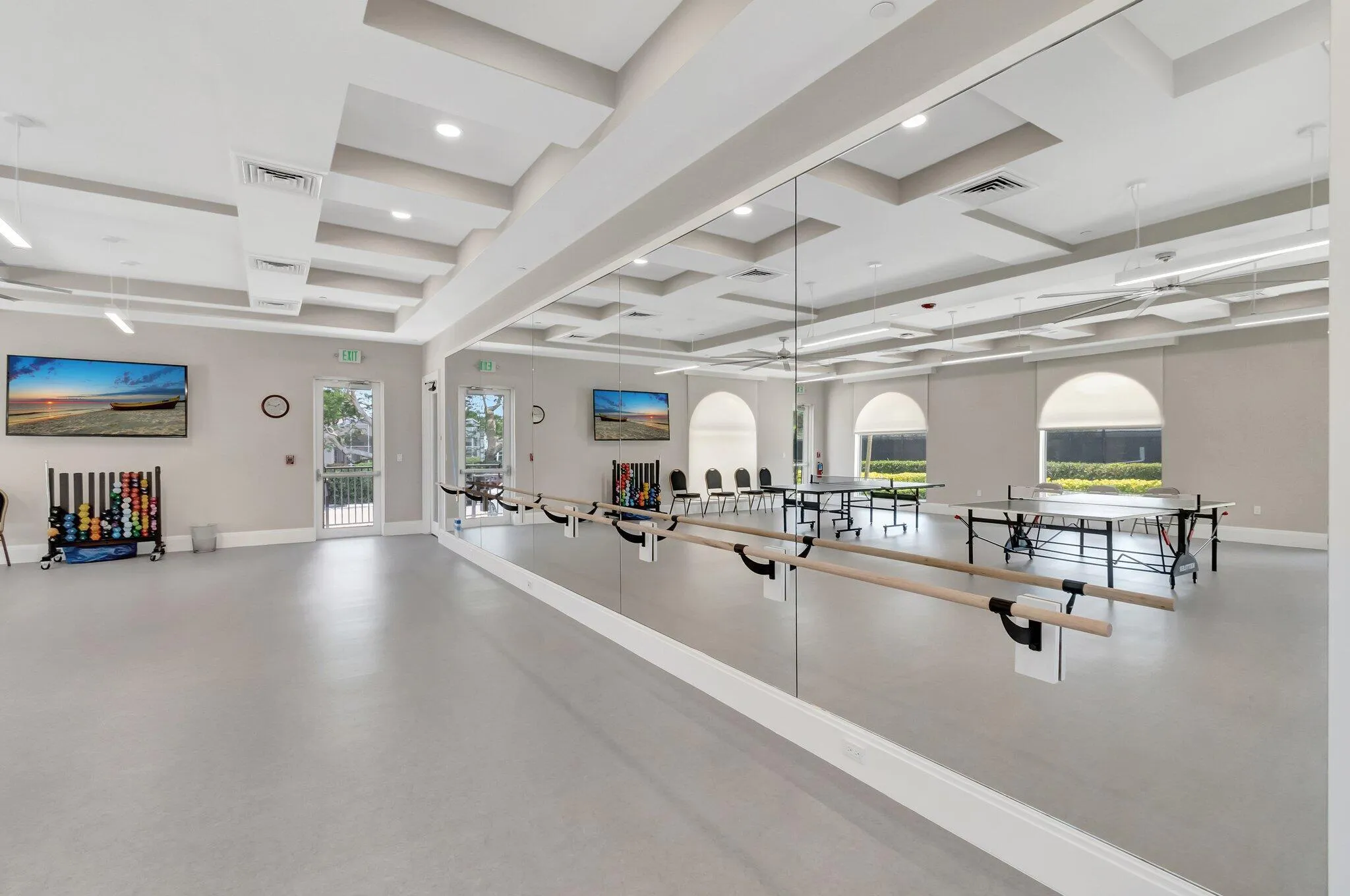 Weights, mirrors and ballet bar for various activities