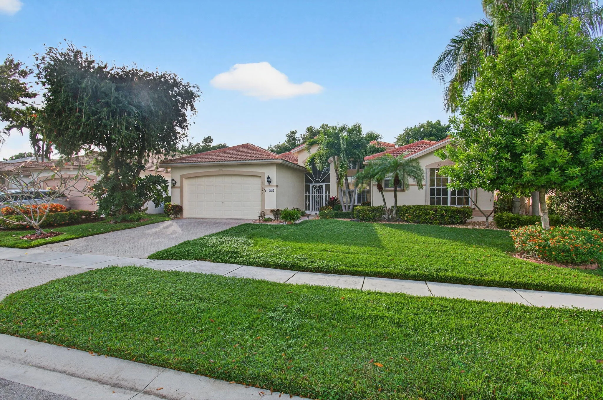 11564 Puerto is on a larger "estate" lot