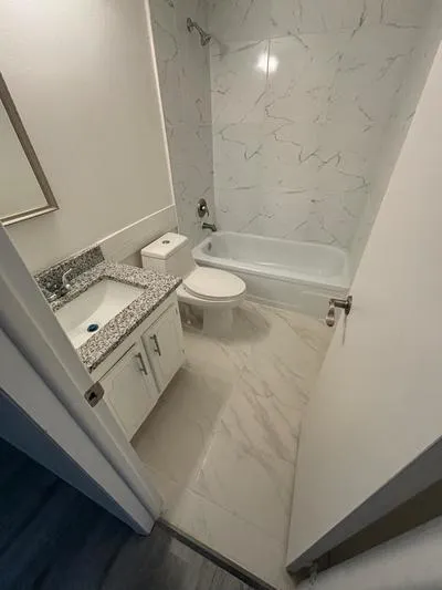 Bathroom - Tub/Shower