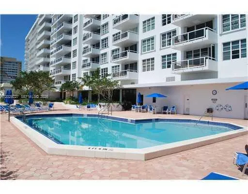Exterior FrontPOOL