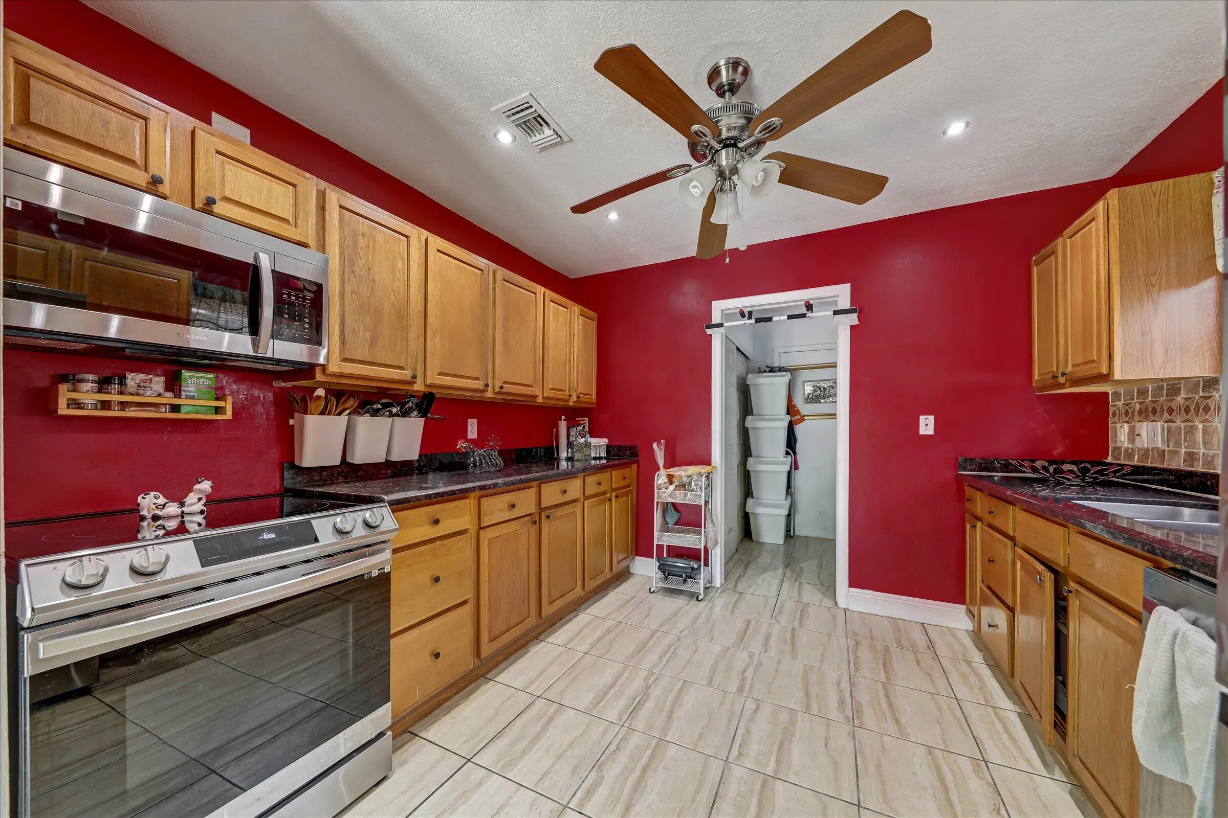 19-3850 NE 12th Terrace-19