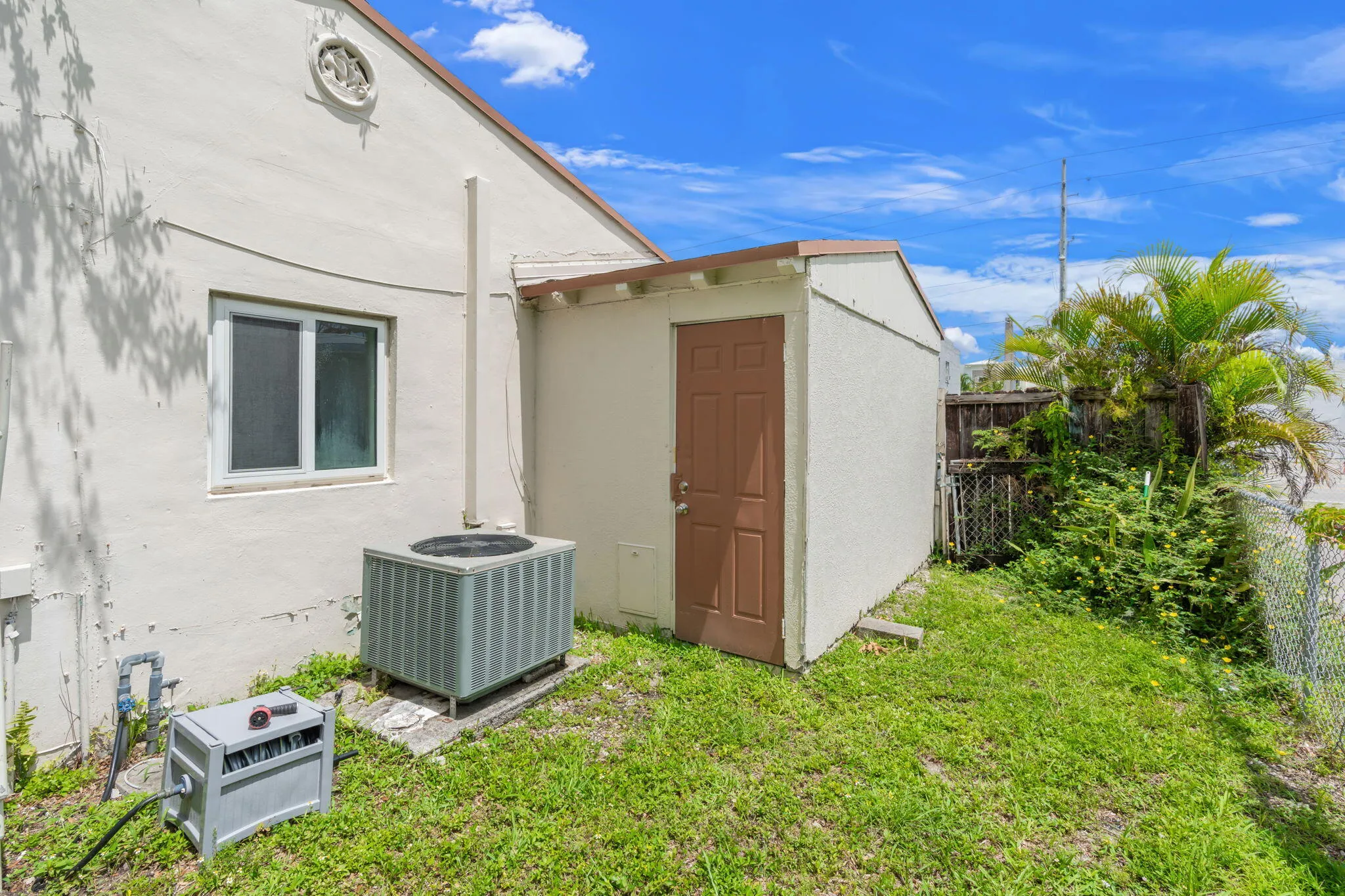 26-web-or-mls-2126 Washington St Hollywo