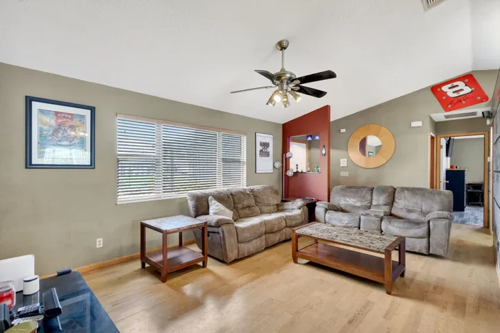641 SE Streamlet Ave Living Room