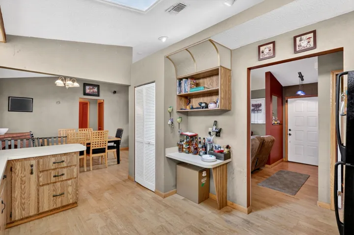 641 SE Streamlet Ave Kitchen