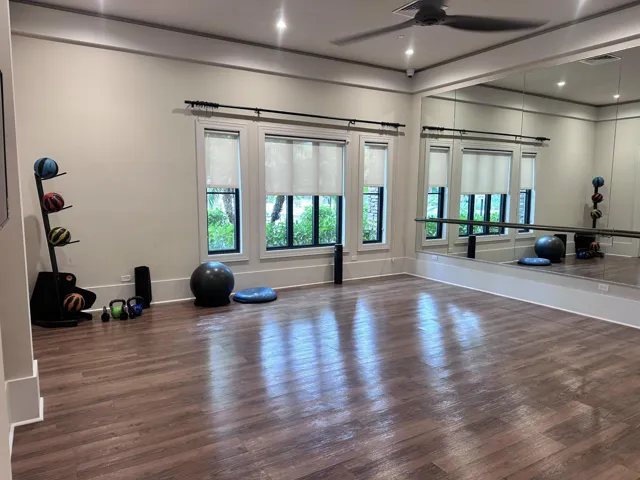Yoga, Pilates, dance, stretch room