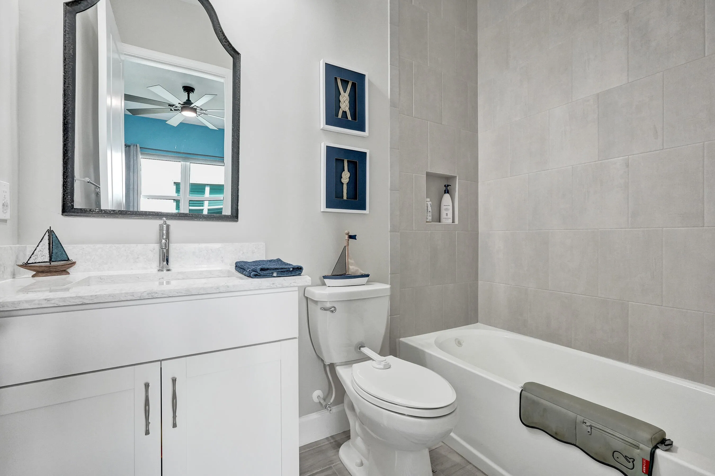 Guest Bath En Suite