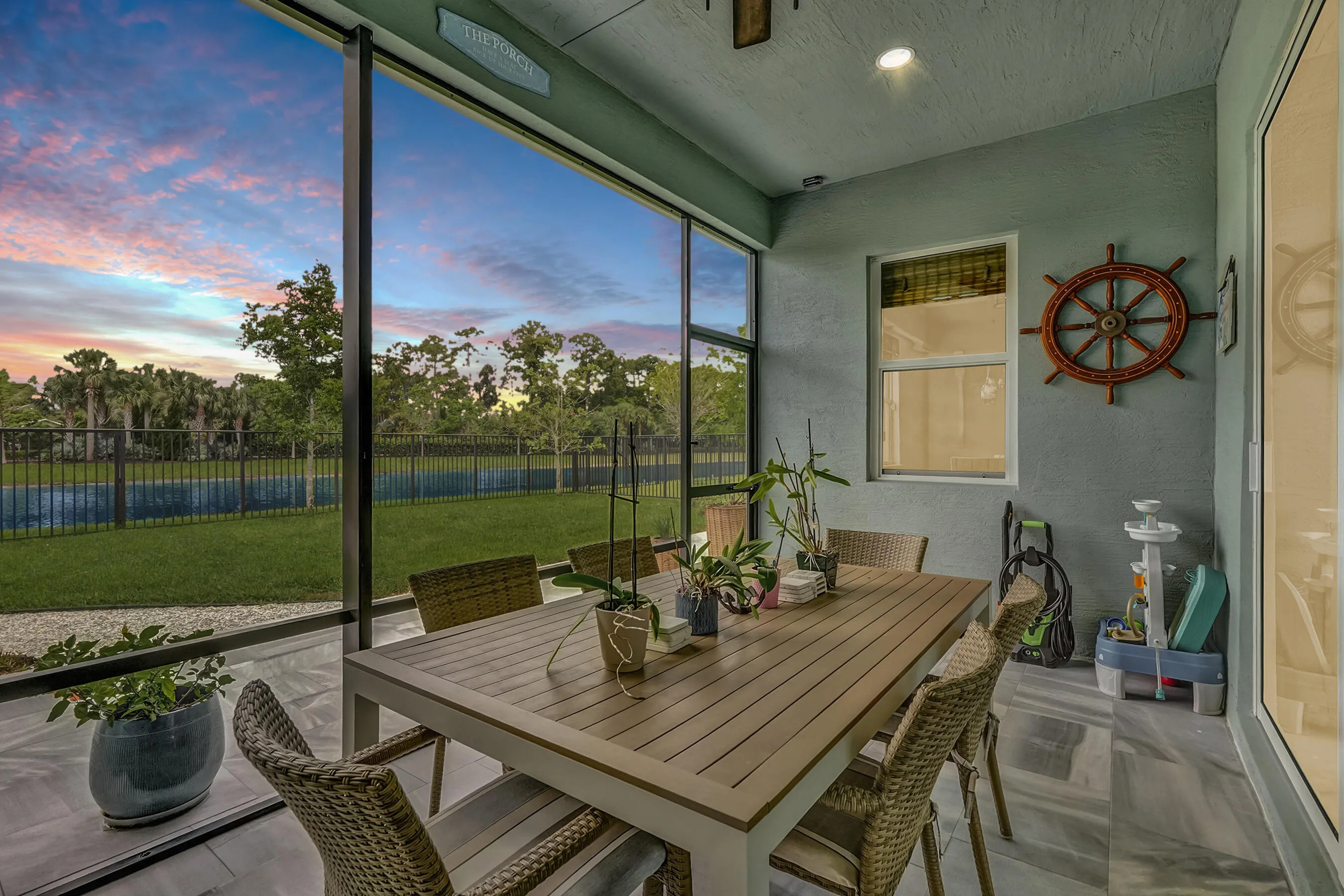 Screened-in-patio