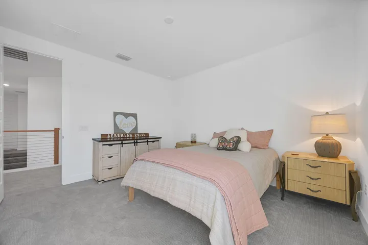 21-web-or-mls-NX Media-1720