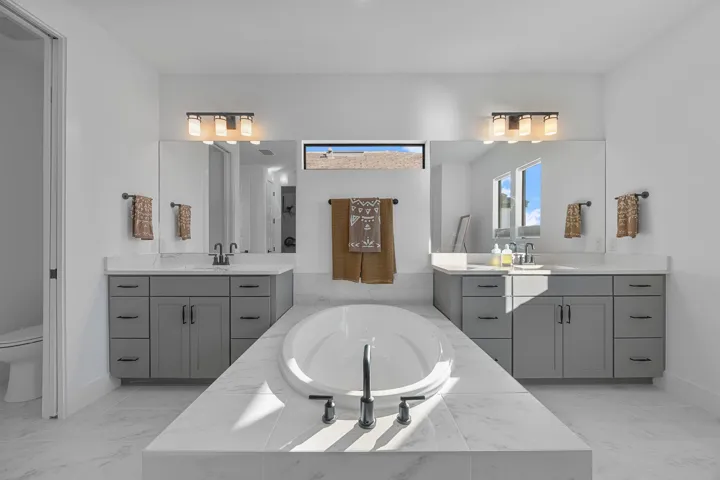 5-web-or-mls-NX Media-1704