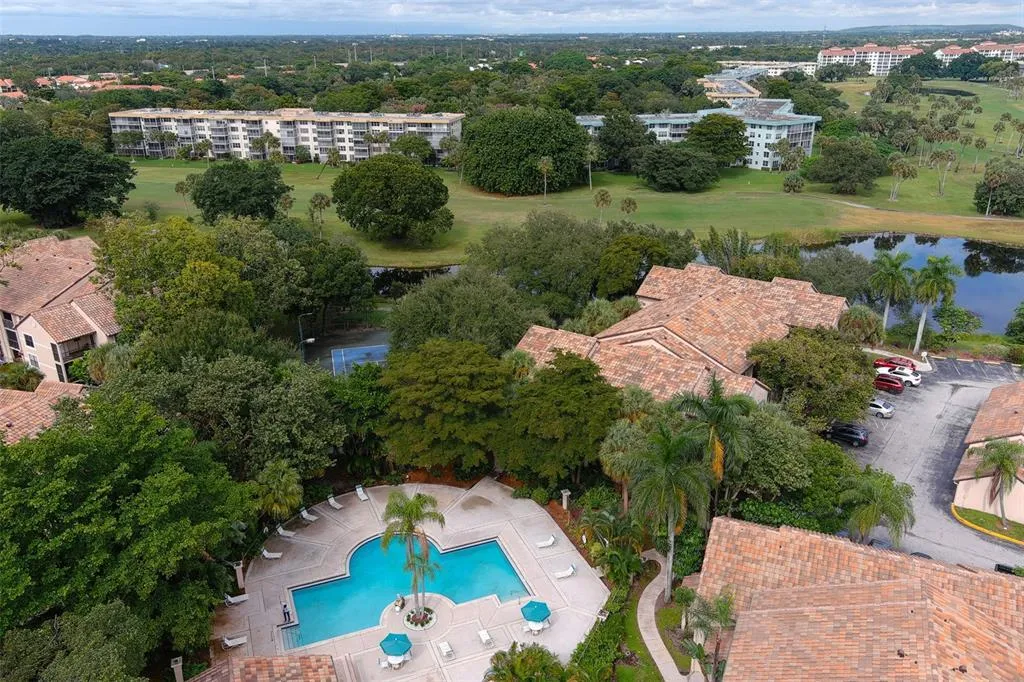 Clubhse aerial view