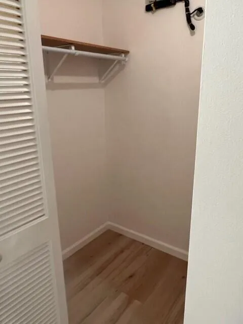 MB walking closet