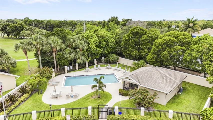 Community pool