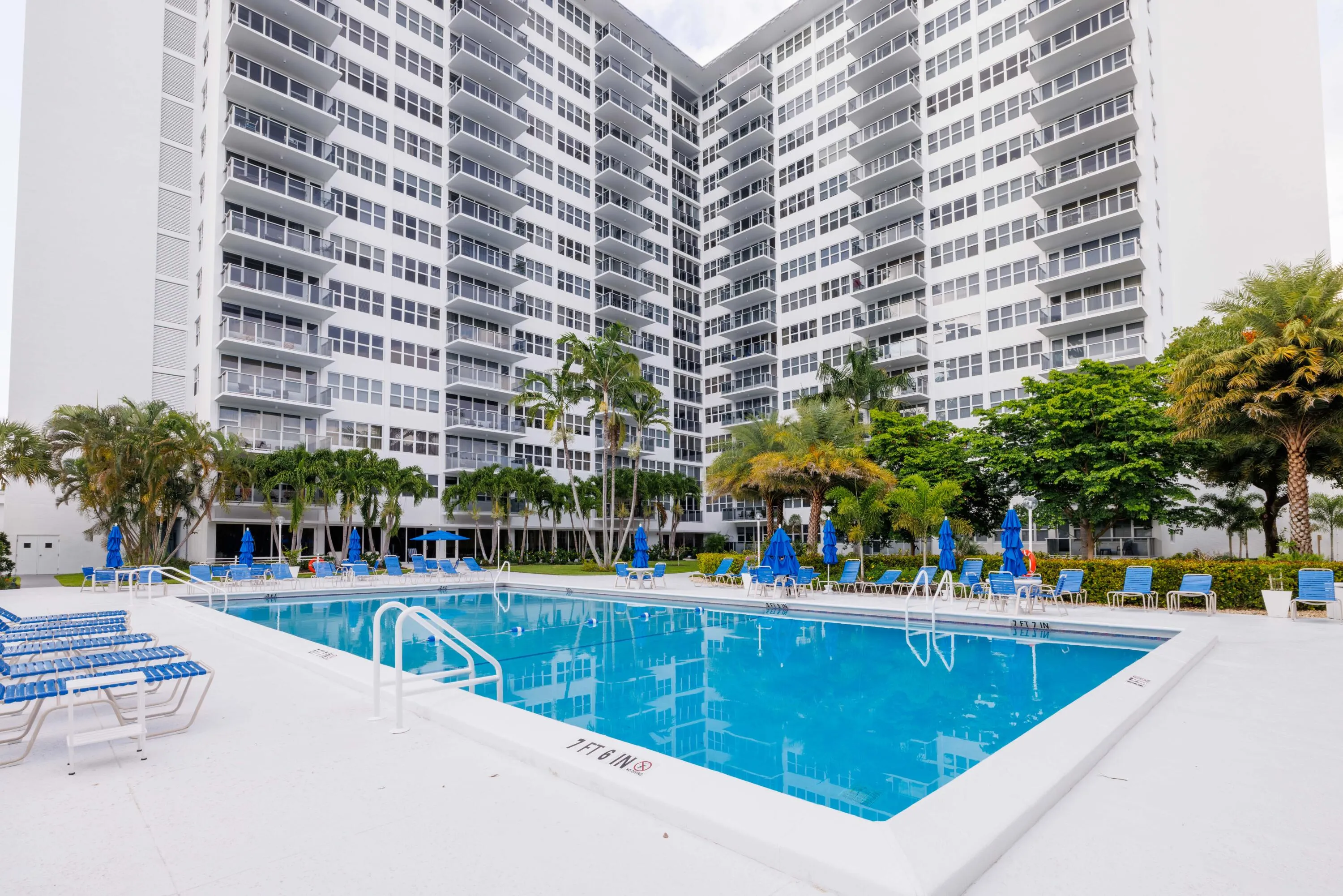 out--73333 ne 34 Coral Ridge Tower