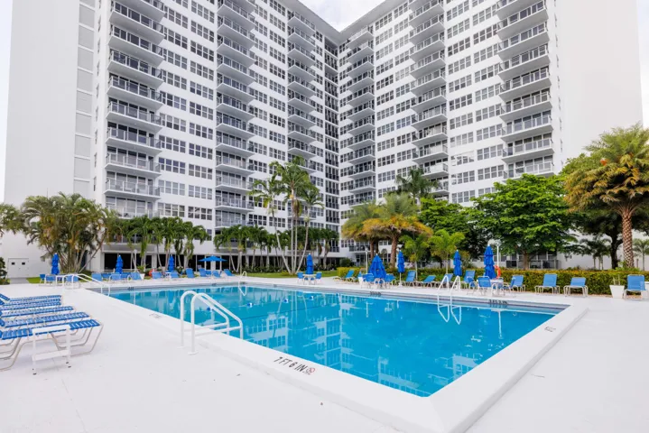 out--73333 ne 34 Coral Ridge Tower