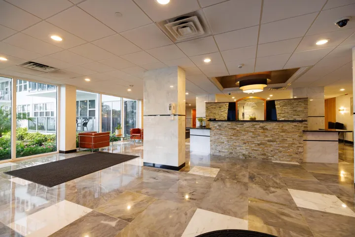 out-47263333 ne 34 Coral Ridge Tower