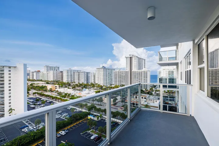 out--143333 ne 34 Coral Ridge Tower