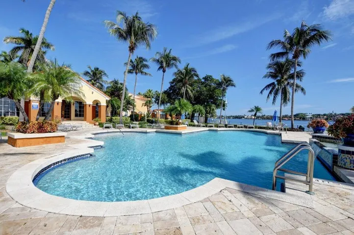 Pool on the intracoastal