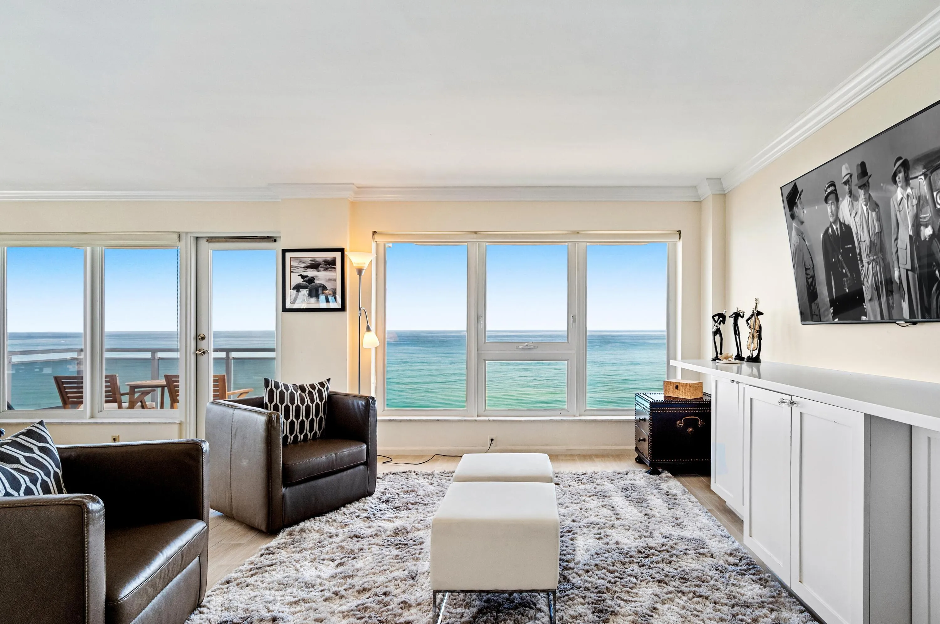 OCEANFRONT GREAT ROOM