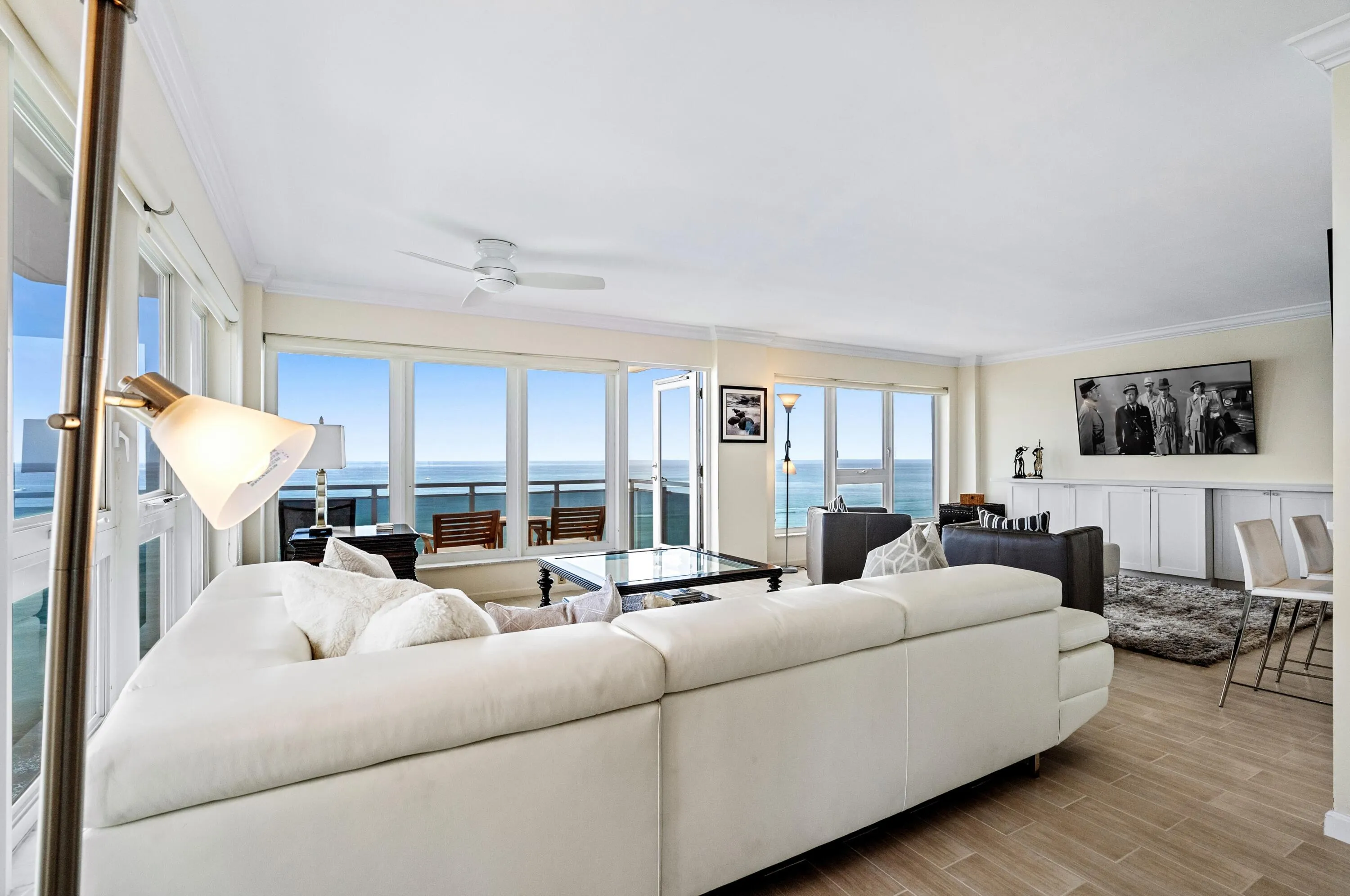 OCEANFRONT GREAT ROOM