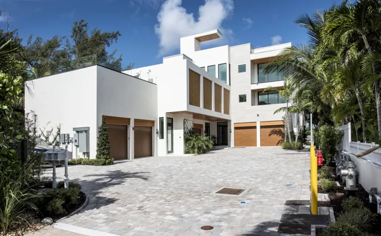 900 LAGO MAR