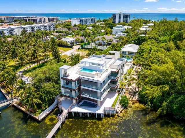 900 LAGO MAR