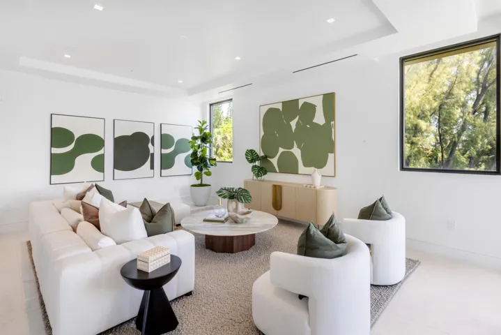 FAMILY ROOM / BEDROOM 4