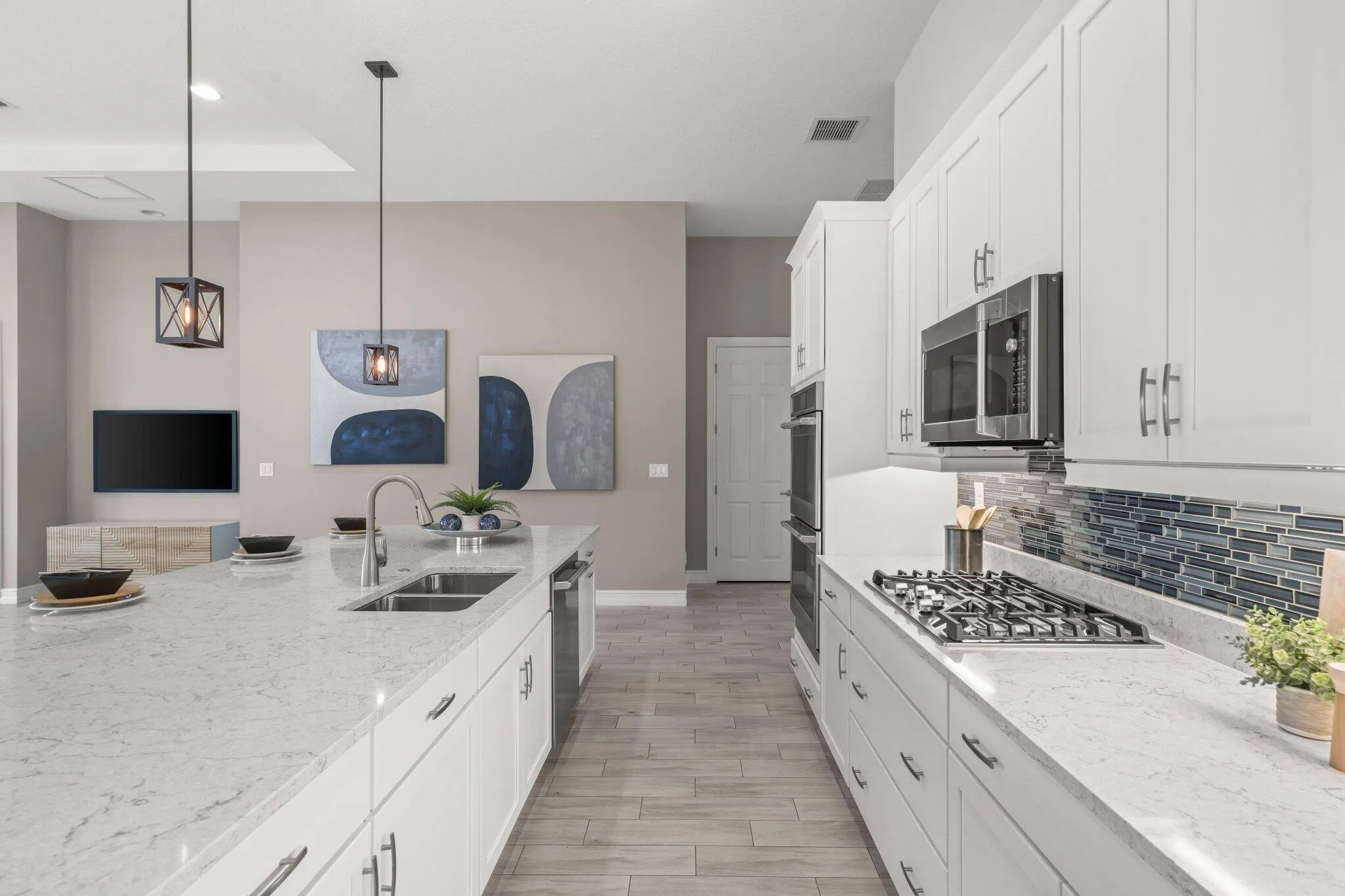 11856 Leon Circle West - 13.jpg-SMALL
