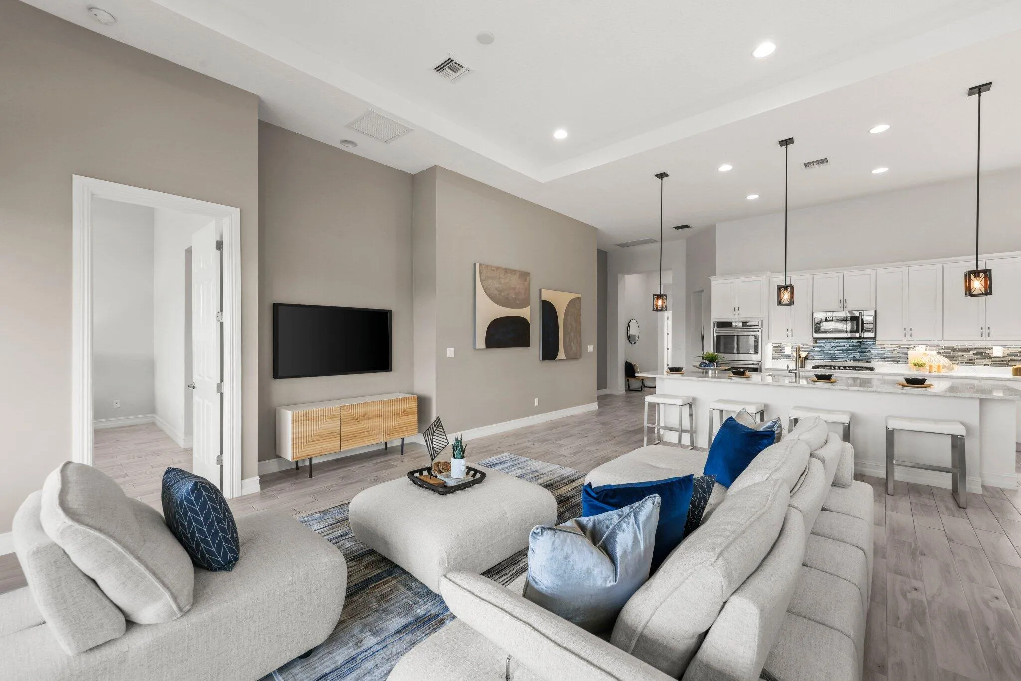 11856 Leon Circle West - 23.jpg-SMALL