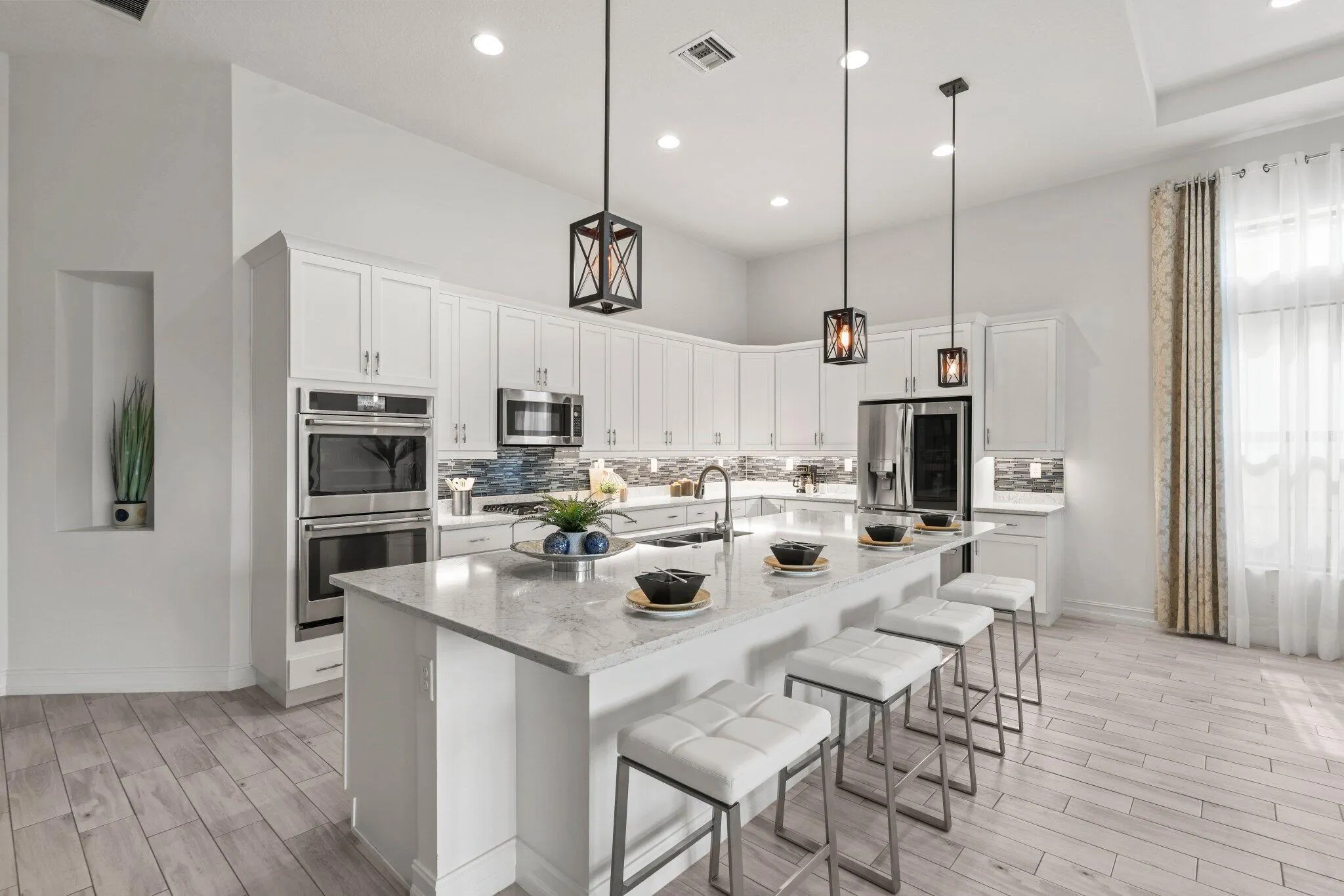 11856 Leon Circle West - 17.jpg-SMALL