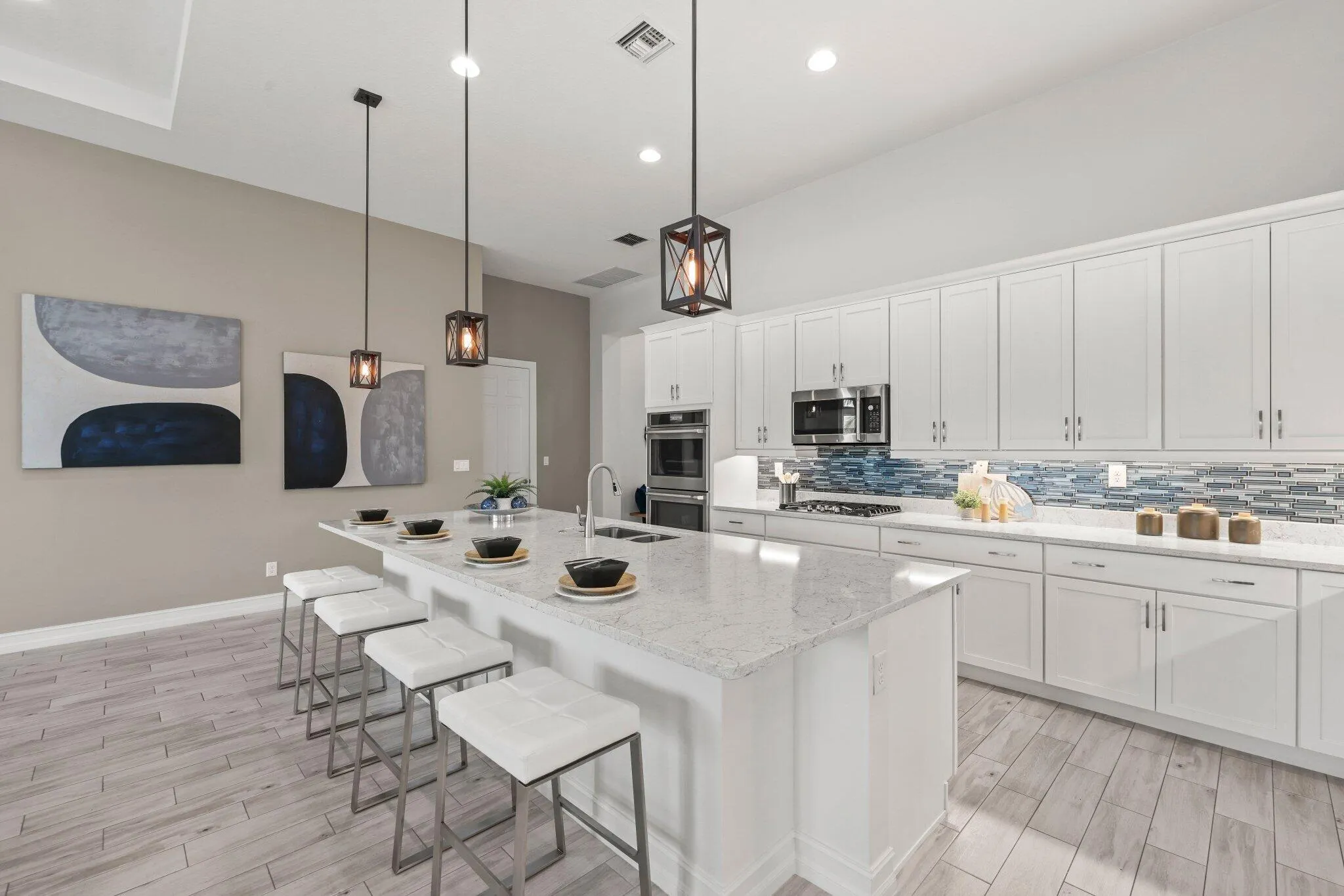 11856 Leon Circle West - 16.jpg-SMALL