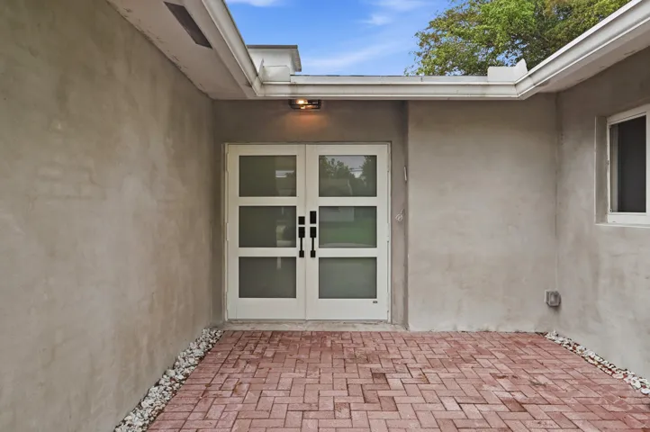04_exterior entry