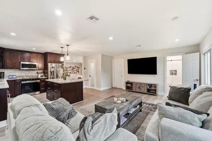 09_living room