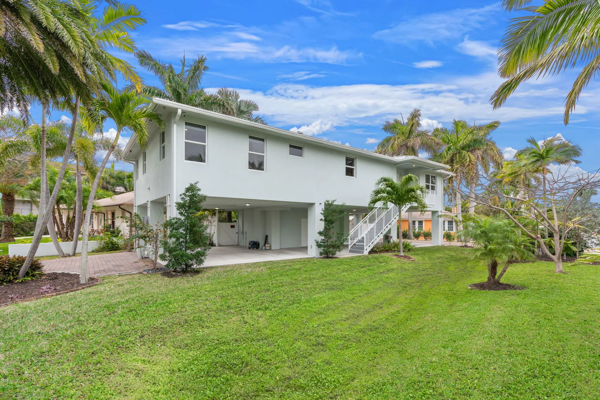 1-web-or-mls-2510 Lake Dr N, Boynton Bea