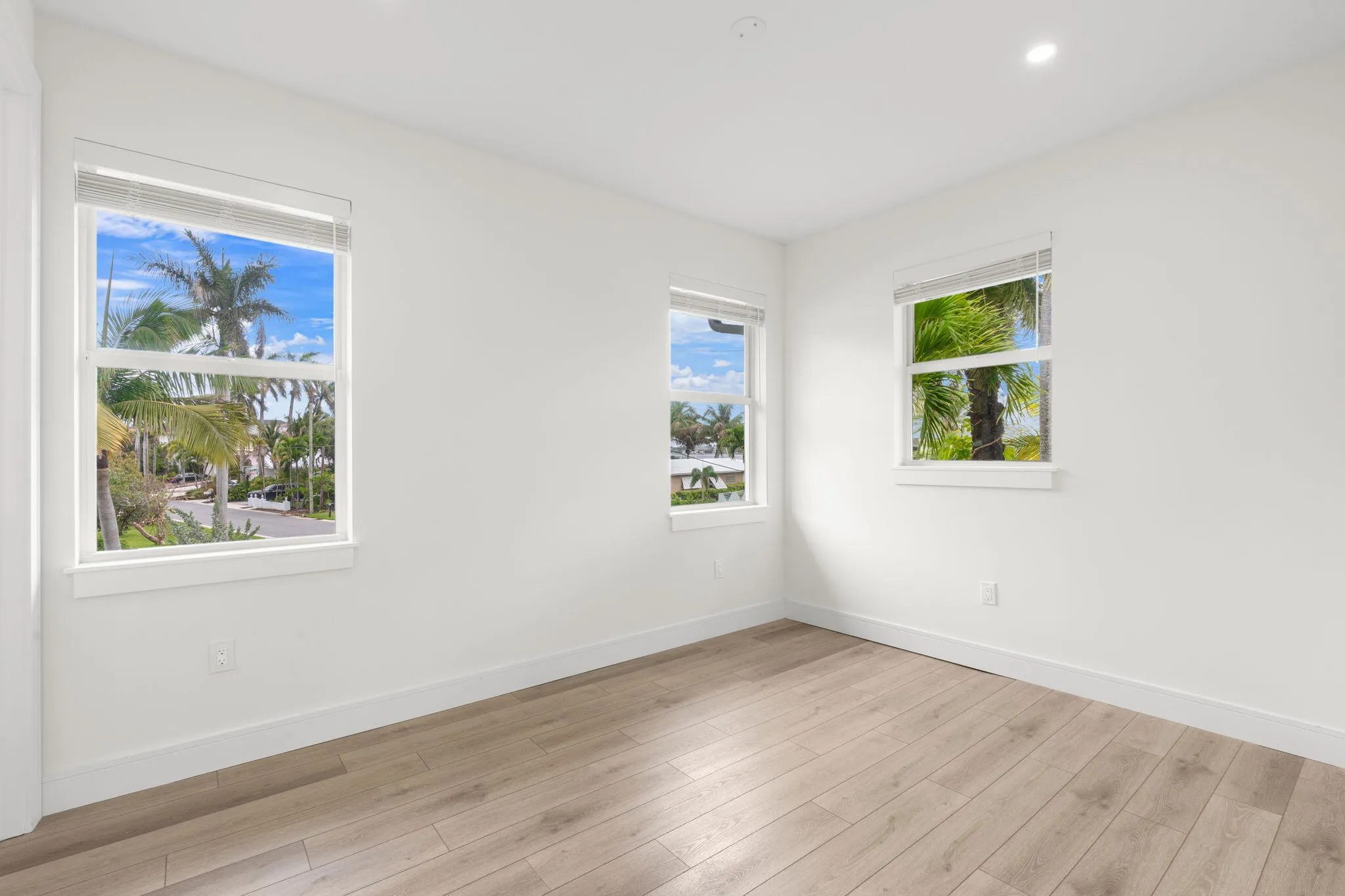 34-web-or-mls-2510 Lake Dr N, Boynton Be