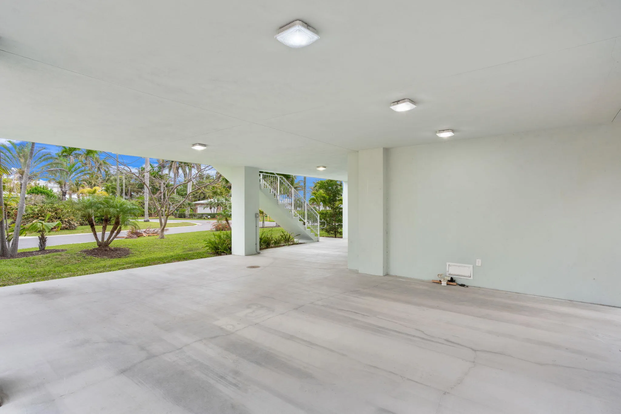 42-web-or-mls-2510 Lake Dr N, Boynton Be