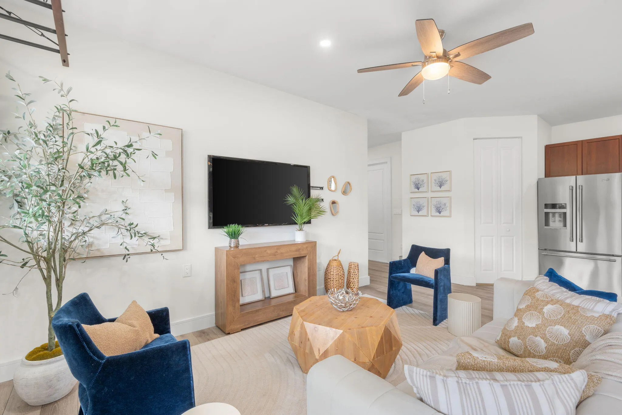 22-web-or-mls-2510 Lake Dr N, Boynton Be