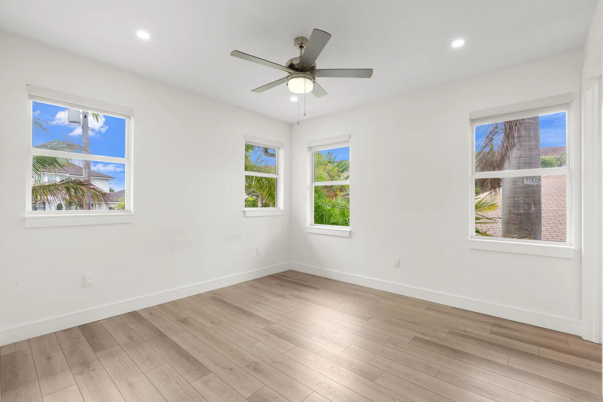37-web-or-mls-2510 Lake Dr N, Boynton Be