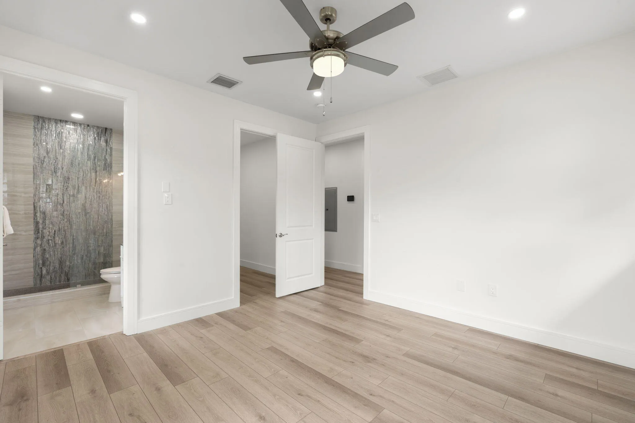 38-web-or-mls-2510 Lake Dr N, Boynton Be