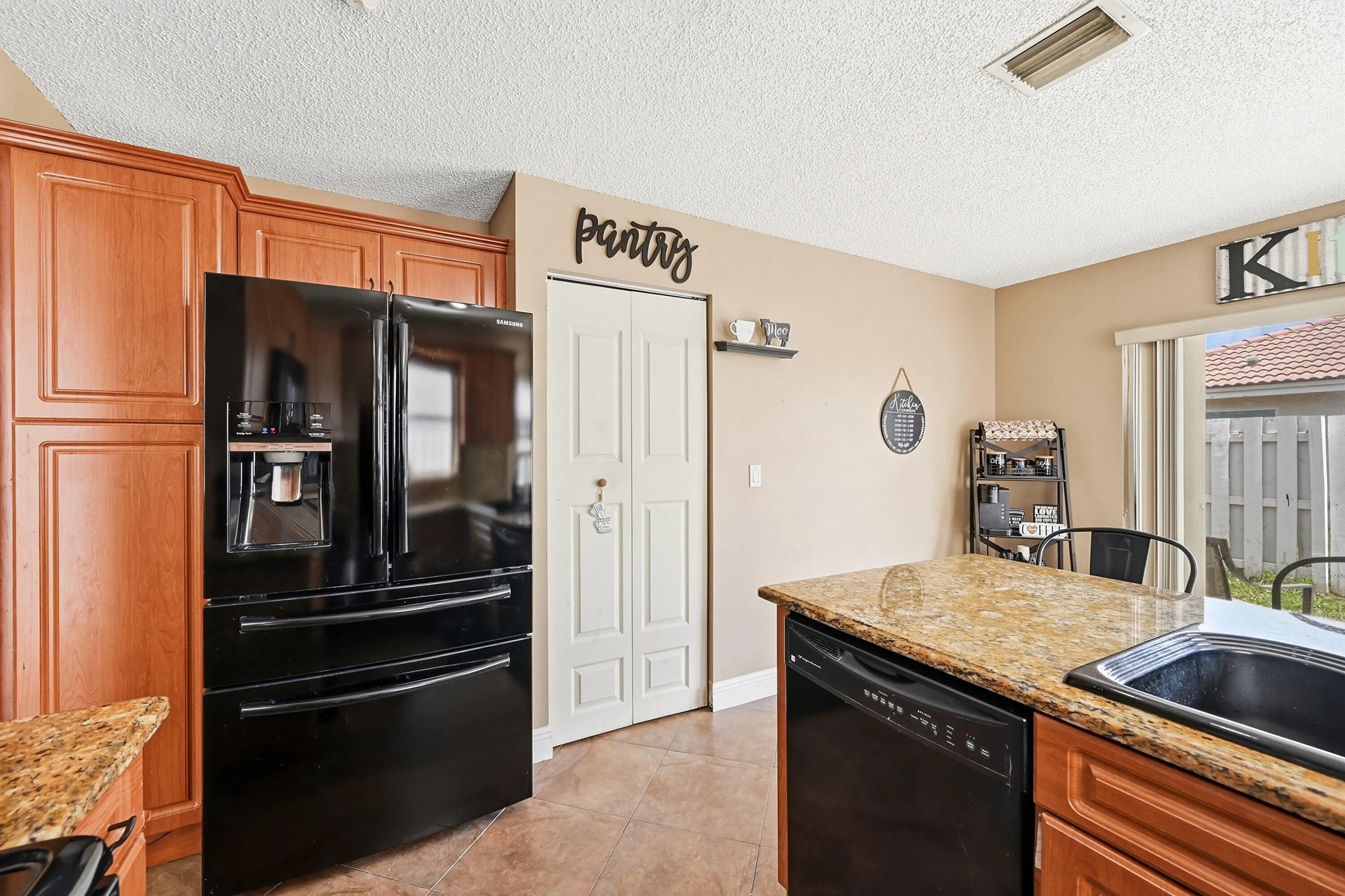 12_kitchen